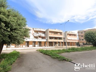 Negozio in Affitto a Acerra, 500€, 70 m²