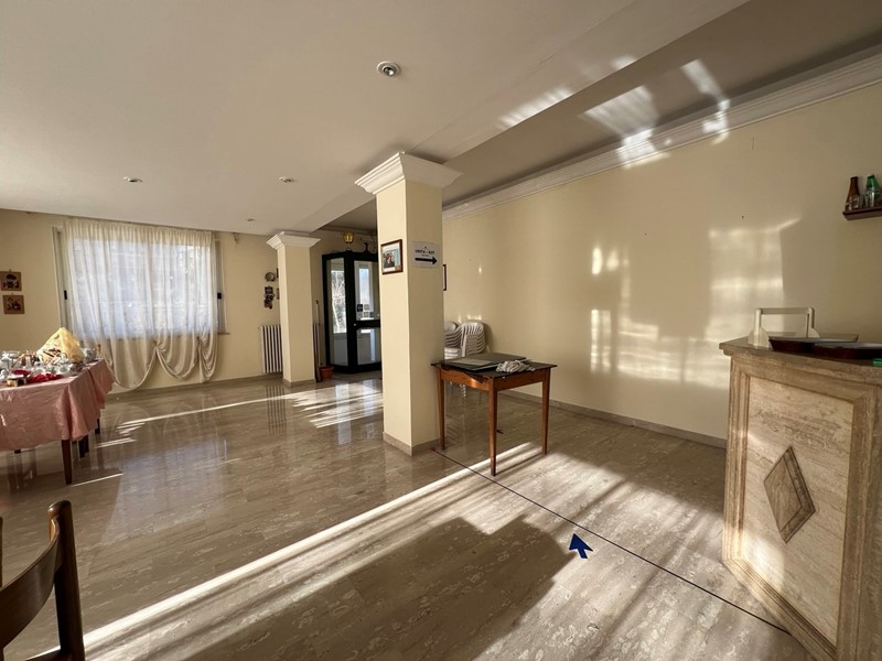 Attività commerciale in Vendita a Fiuggi, 300'000€, 580 m²