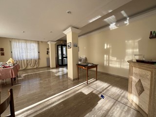 Attività commerciale in Vendita a Fiuggi, 300'000€, 580 m²