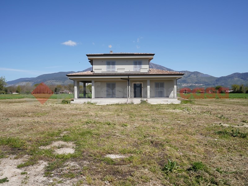 Casa Indipendente in Vendita a Aquino, 278'000€, 243 m²