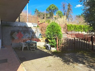 Casa Indipendente in Vendita a Cervaro, 86'000€, 202 m²