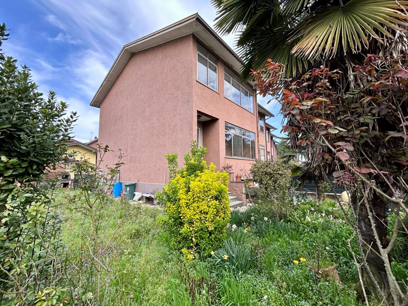 Villetta a schiera in Vendita a Dorno, 100'000€, 160 m²
