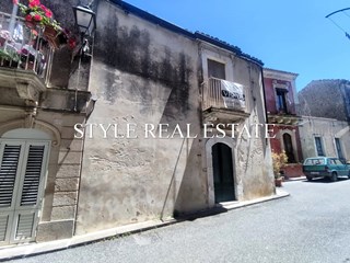 Bilocale in Vendita a Palazzolo Acreide, zona centro storico, 31'000€, 50 m², arredato