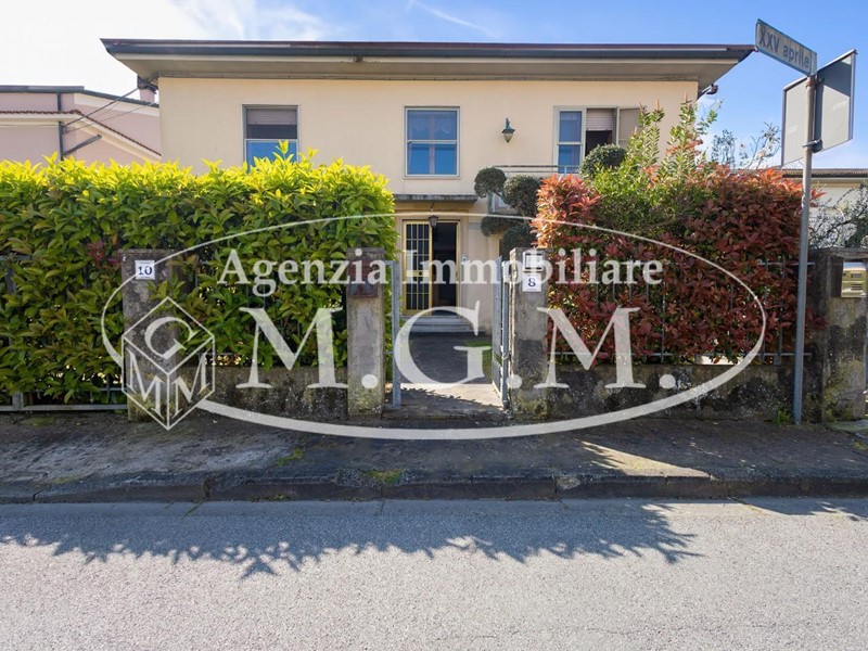 Casa Indipendente in Vendita a Calcinaia, 179'000€, 158 m², arredato