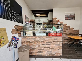 Immobile commerciale in Vendita a Massa, 100'000€, 29 m²