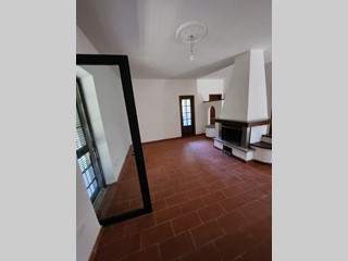 Casa Indipendente in Vendita a Calci, 298'000€, 100 m²