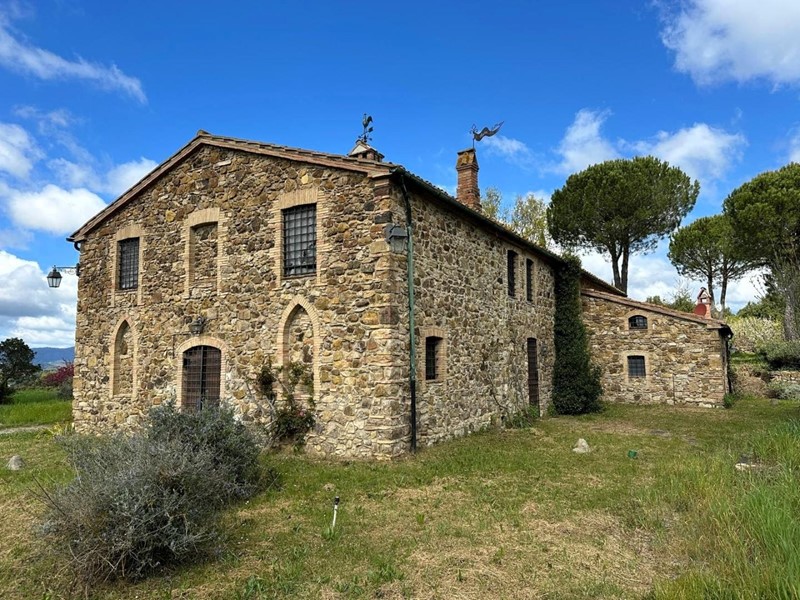 Casale in Vendita a Suvereto, 1'000'000€, 430 m²