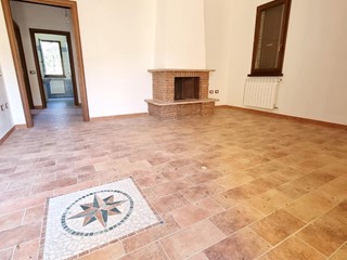 Villa in Vendita a Chianni, 249'000€, 125 m², con Box