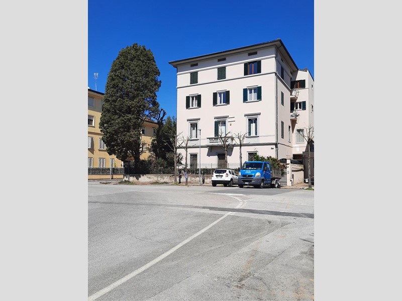 Quadrilocale in Vendita a Pontedera, 128'000€, 120 m²