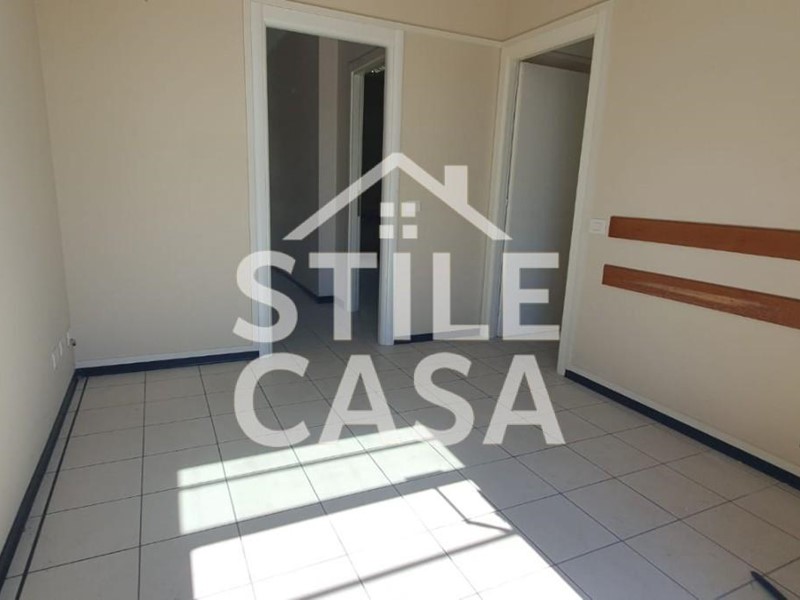Ufficio in Vendita a Altopascio, 40'000€, 45 m²