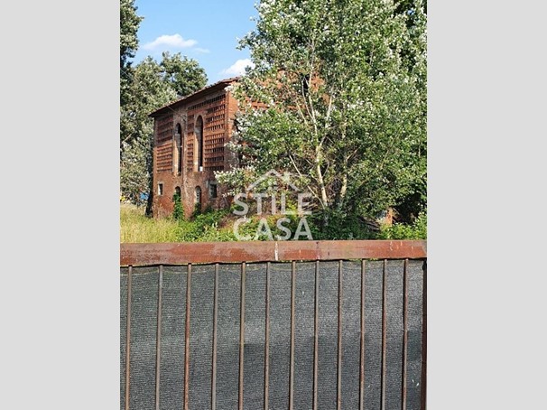 Casale in Vendita a Porcari, zona Padule, 50'000€, 245 m²