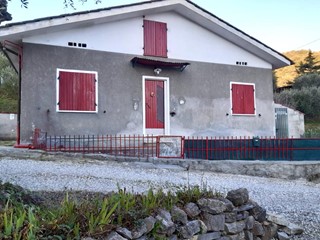 Box in Vendita a Lucca, zona Maggiano, 55'000€, 45 m²