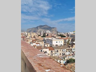 Ufficio in Vendita a Palermo, 1350 m²