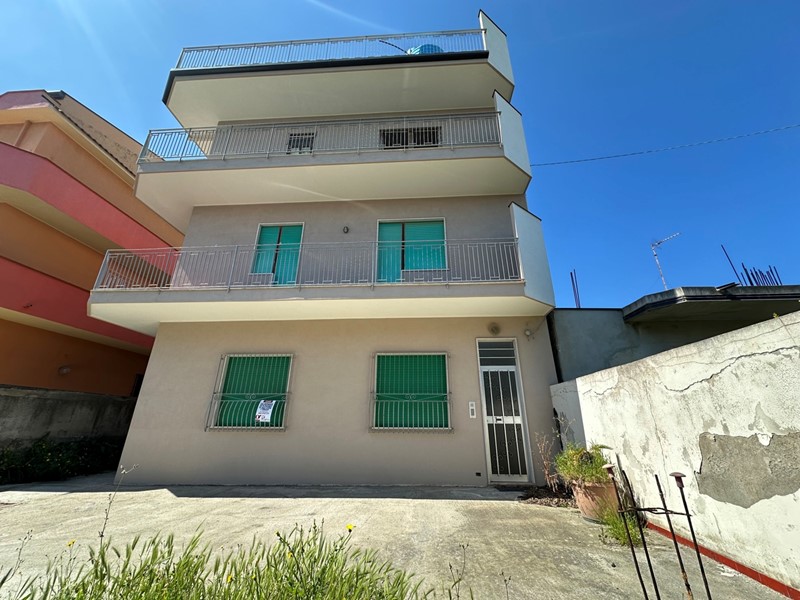 Casa Indipendente in Vendita a Terme Vigliatore, 170'000€, 370 m²