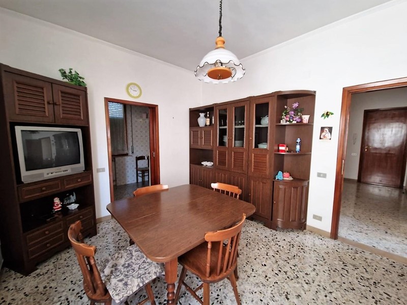 Quadrilocale in Vendita a Fucecchio, 135'000€, 97 m², arredato, con Box