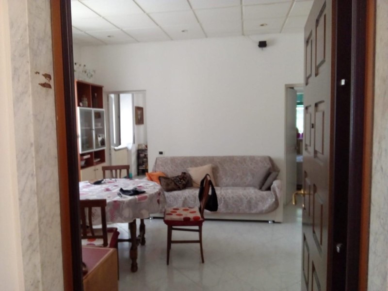 Quadrilocale in Vendita a Carrara, 85'000€, 54 m², arredato