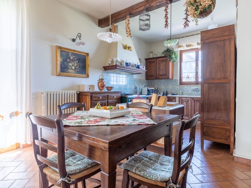 Villetta a schiera in Vendita a Capannoli, zona San Pietro In Belvedere, 338'000€, 229 m², arredato, con Box