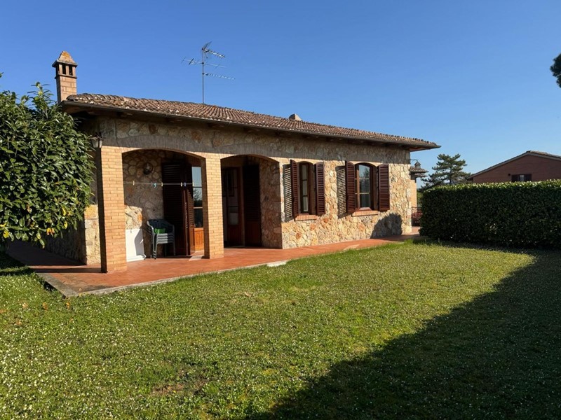 Casa Indipendente in Vendita a Sovicille, 530'000€, 150 m², con Box
