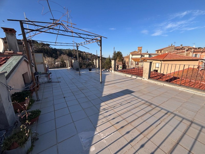 Appartamento in Vendita a Chianni, 279'000€, 194 m², arredato