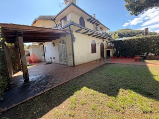 Villa bifamiliare in Vendita a San Felice Circeo, 515'000€, 100 m², arredato