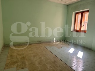 Trilocale in Vendita a Ospedaletto d'Alpinolo, 48'000&euro;, 105 m²
