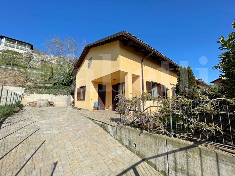 Casa Indipendente in Vendita a Pocapaglia, 250'000€, 170 m²