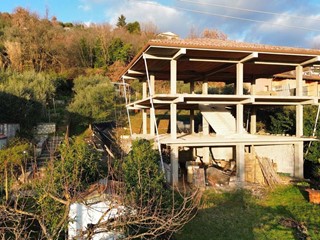 Casale in Vendita a Fiuggi, 155'000€, 455 m²