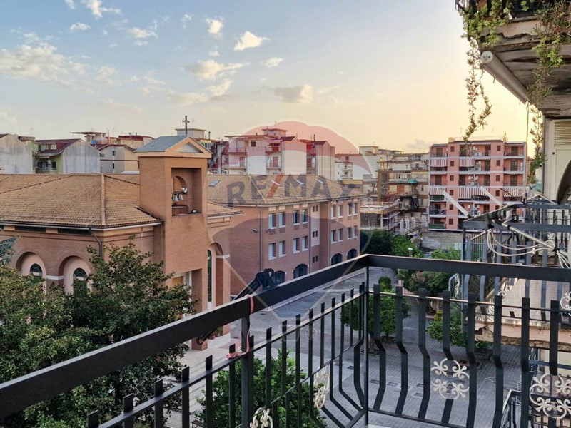 Trilocale in Vendita a Casalnuovo di Napoli, 185'000€, 90 m²
