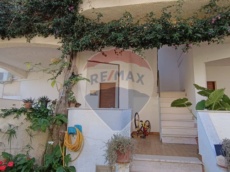 Quadrilocale in Vendita a Cagnano Varano, zona Capoiale, 55'000€, 70 m²