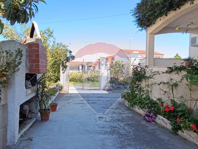 Quadrilocale in Vendita a Cagnano Varano, zona Capoiale, 55'000€, 70 m²