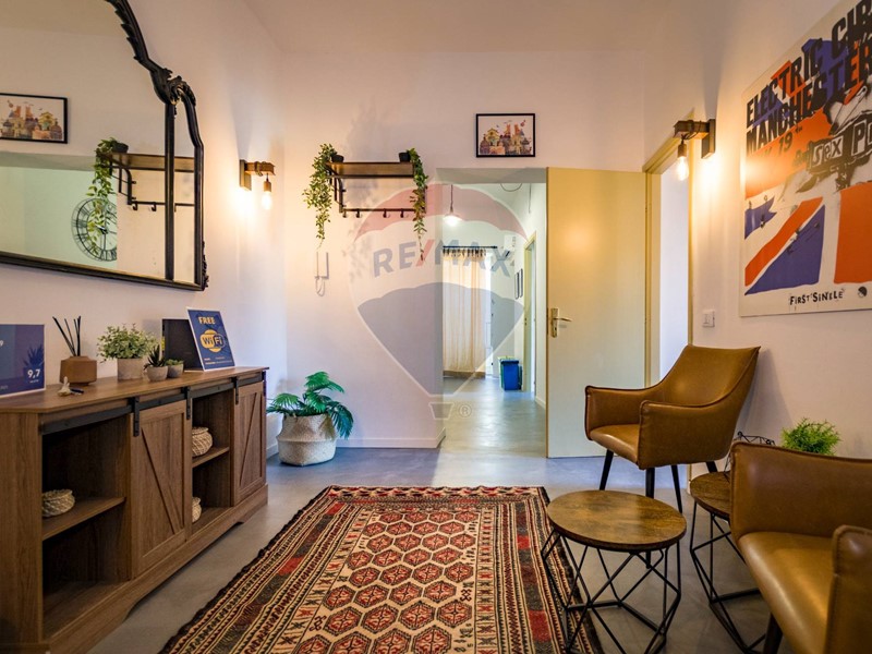 Appartamento in Vendita a Palermo, zona Porto, Borgo Vecchio, Roma, Cavour, 295'000€, 152 m²