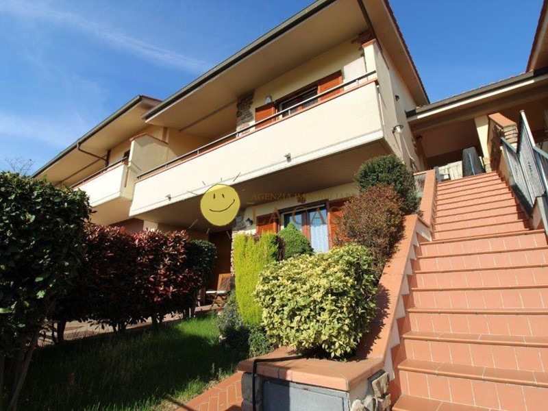 Villetta a schiera in Vendita a Figline e Incisa Valdarno, zona Incisa, 385'000€, 180 m², con Box