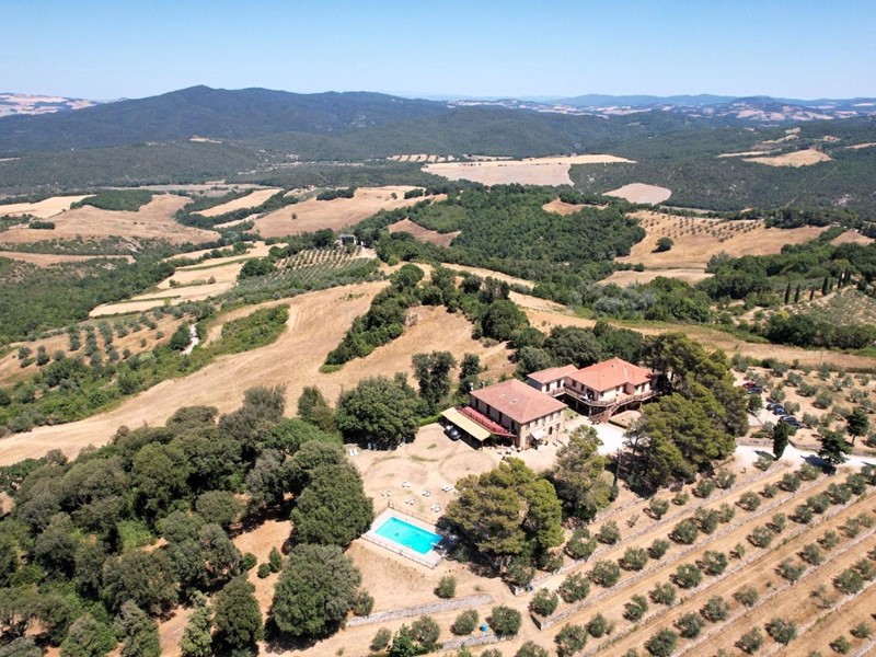 Casale in Vendita a Pomarance, 1'500'000€, 1300 m²