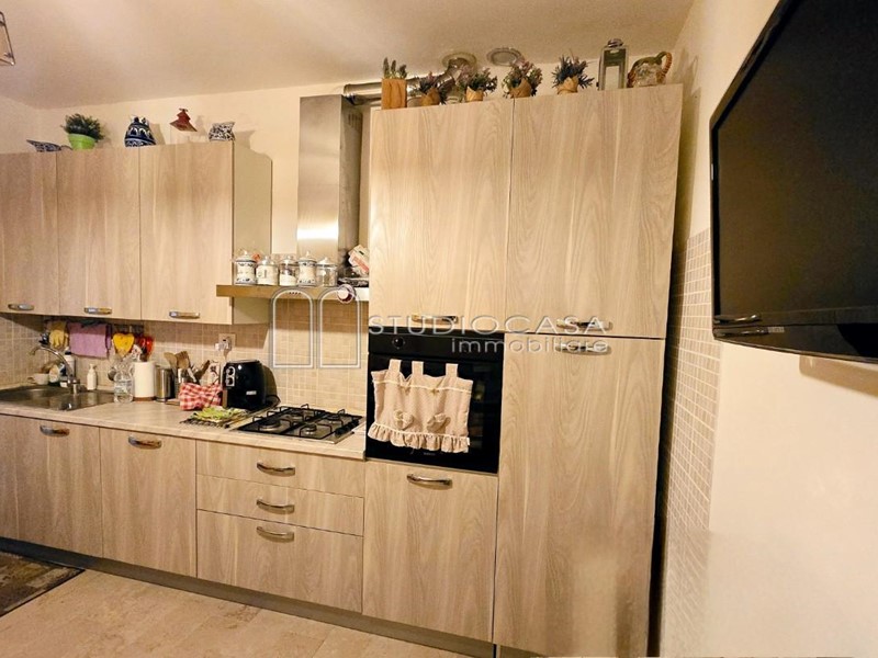 Bilocale in Vendita a San Giuliano Terme, zona Campo, 120'000€, 55 m², arredato, con Box