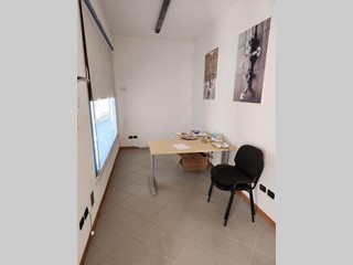 Laboratorio in Affitto a Castelfranco di Sotto, 780€, 85 m²