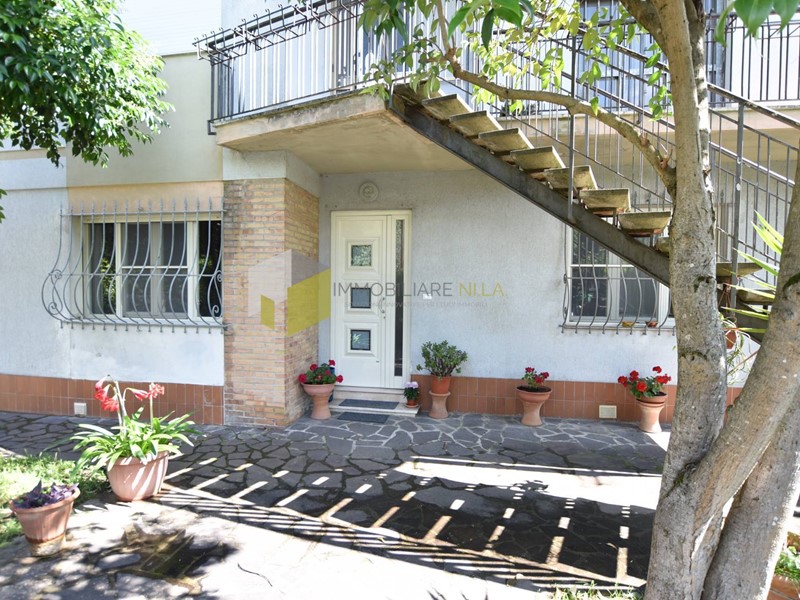 Casa Indipendente in Vendita a Pisa, 440'000€, 142 m², con Box