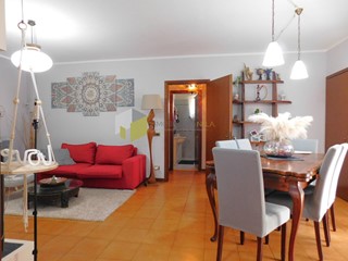 Appartamento in Vendita a Cascina, 205'000€, 80 m², arredato, con Box