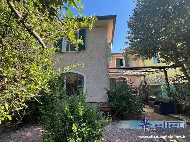 Villetta a schiera in Vendita a Massa, zona Quercioli, 560'000&euro;, 170 m², arredato