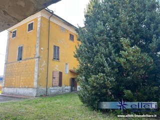 Villetta a schiera in Vendita a Massa, 700'000&euro;, 480 m², arredato