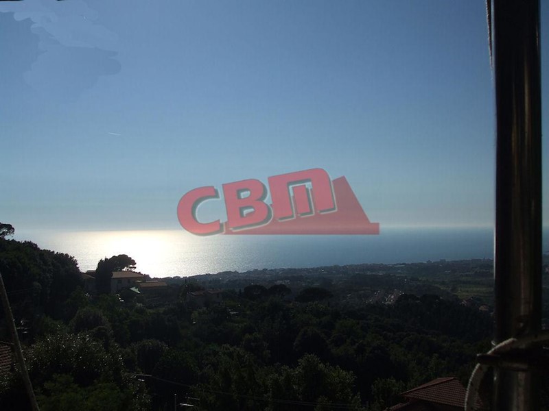Villa bifamiliare in Vendita a Livorno, zona Montenero, 750'000&euro;, 240 m², con Box