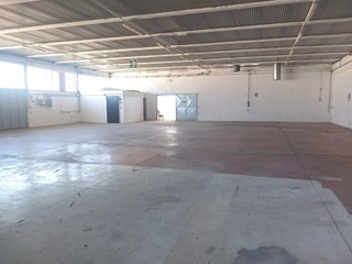 Capannone in Affitto a Casciana Terme Lari, zona Perignano, 1'300€, 500 m²