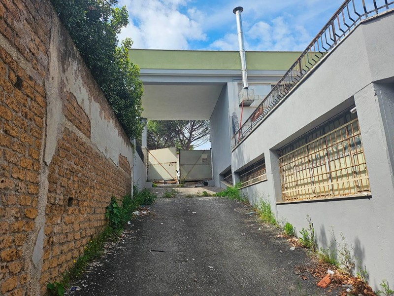 Immobile commerciale in Affitto a Roma, 4'000&euro;, 840 m²