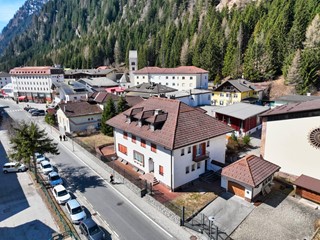 Casa Indipendente in Vendita a Brennero, 712 m²