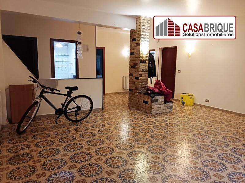 Appartamento in Vendita a Palermo, 175'000€, 145 m²