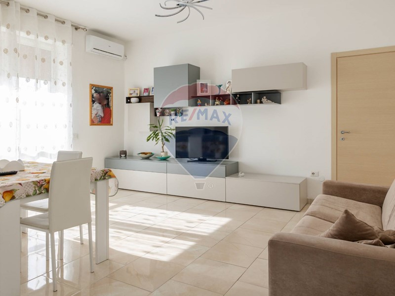 Bilocale in Vendita a Cavenago di Brianza, 115'000€, 63 m²