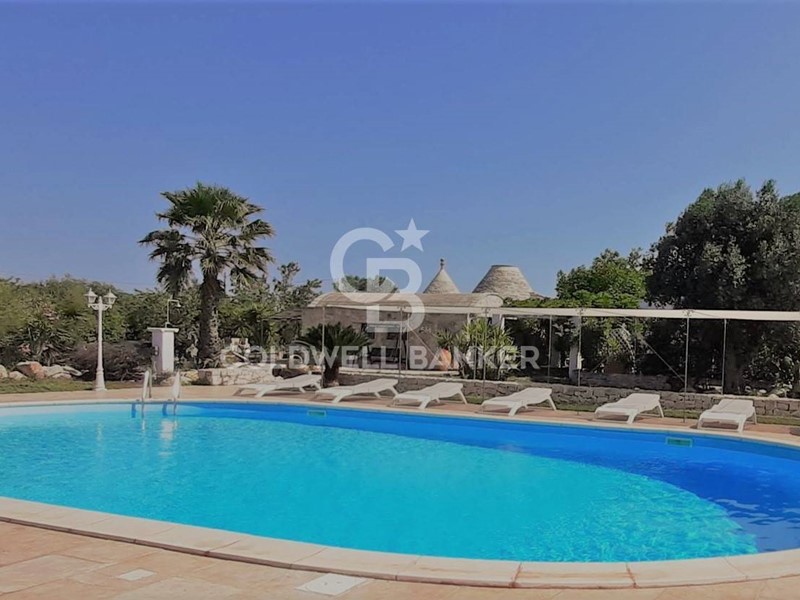 Villa in Vendita a Ostuni, 820'000€, 200 m², arredato
