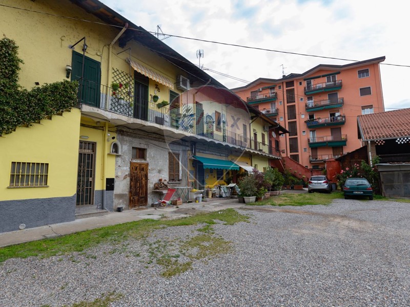 Rustico in Vendita a Pregnana Milanese, 50'000€, 71 m²