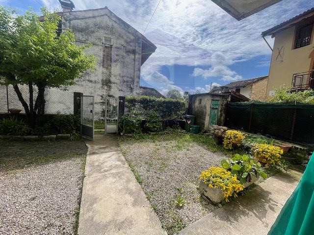 Casale in Vendita a Budoia, 77'000€, 167 m²
