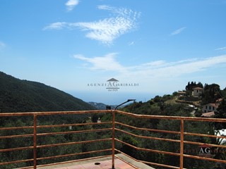 Casale in Vendita a Seborga, 290'000€, 150 m²