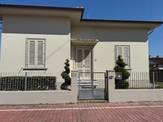 Casa Indipendente in Vendita a San Miniato, zona San Miniato Basso, 350'000€, 120 m²